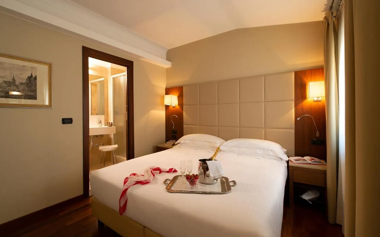 Hotel Fenice Milano 3*,  Italien