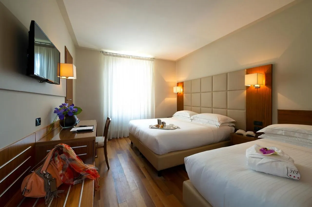 Hotel Fenice Milano 3*,