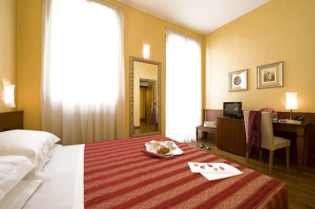 Hotel Fenice Milano 3*,  Italien