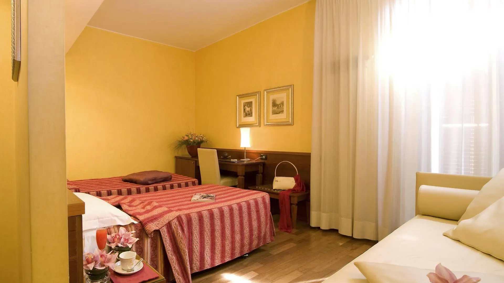 Hotel Fenice Milano 3*,